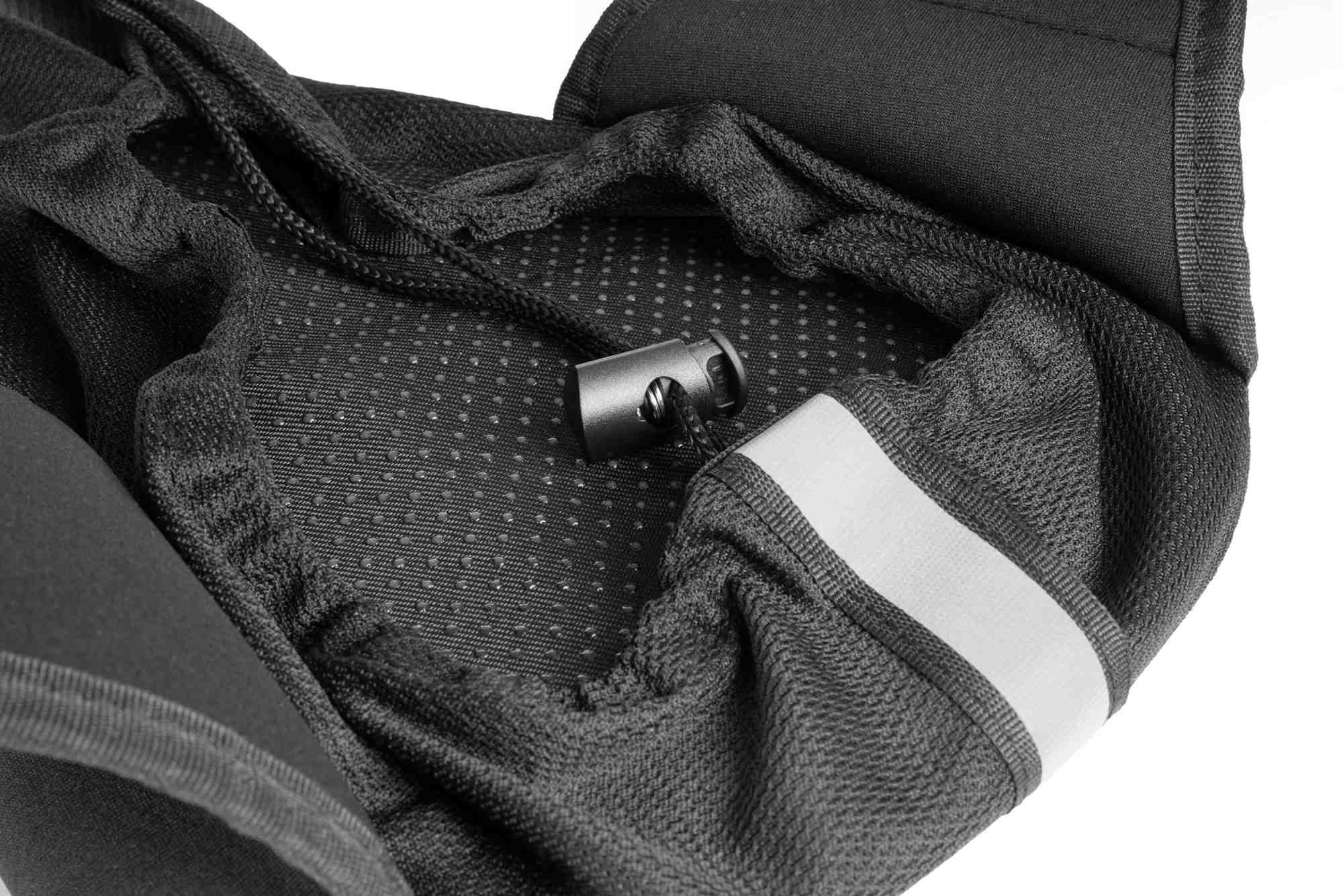 ACID SADDLE COVER BLACK - Image 8