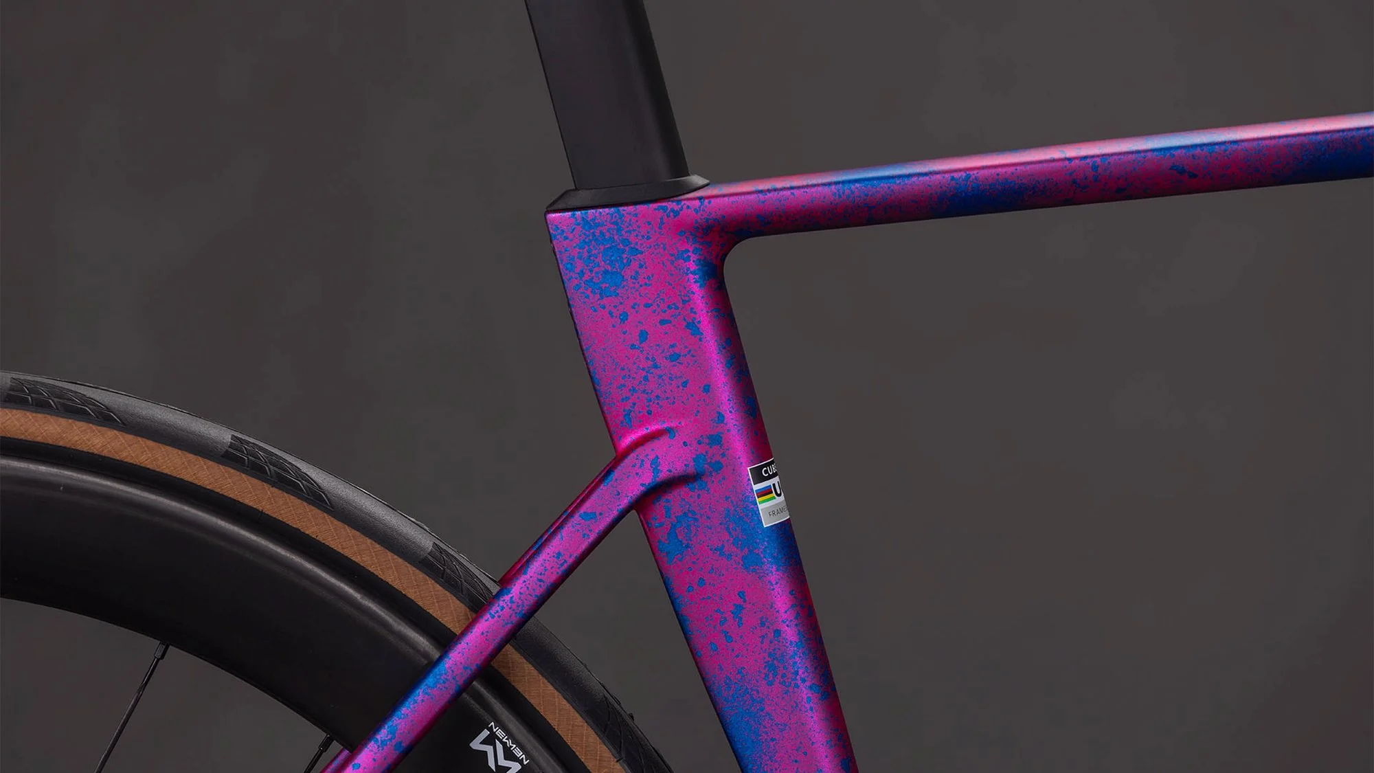 CUBE LITENING AIR C:68X RACE DAZZLEPINK/BLUE - Image 5