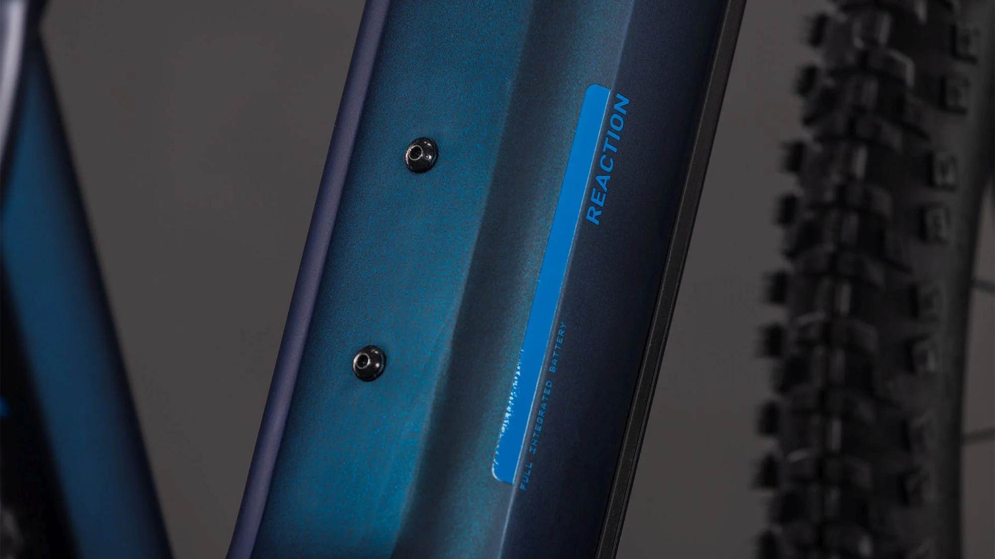 CUBE REACTION HYBRID PRO 800 NEBULAR/DAZZLE - Image 3