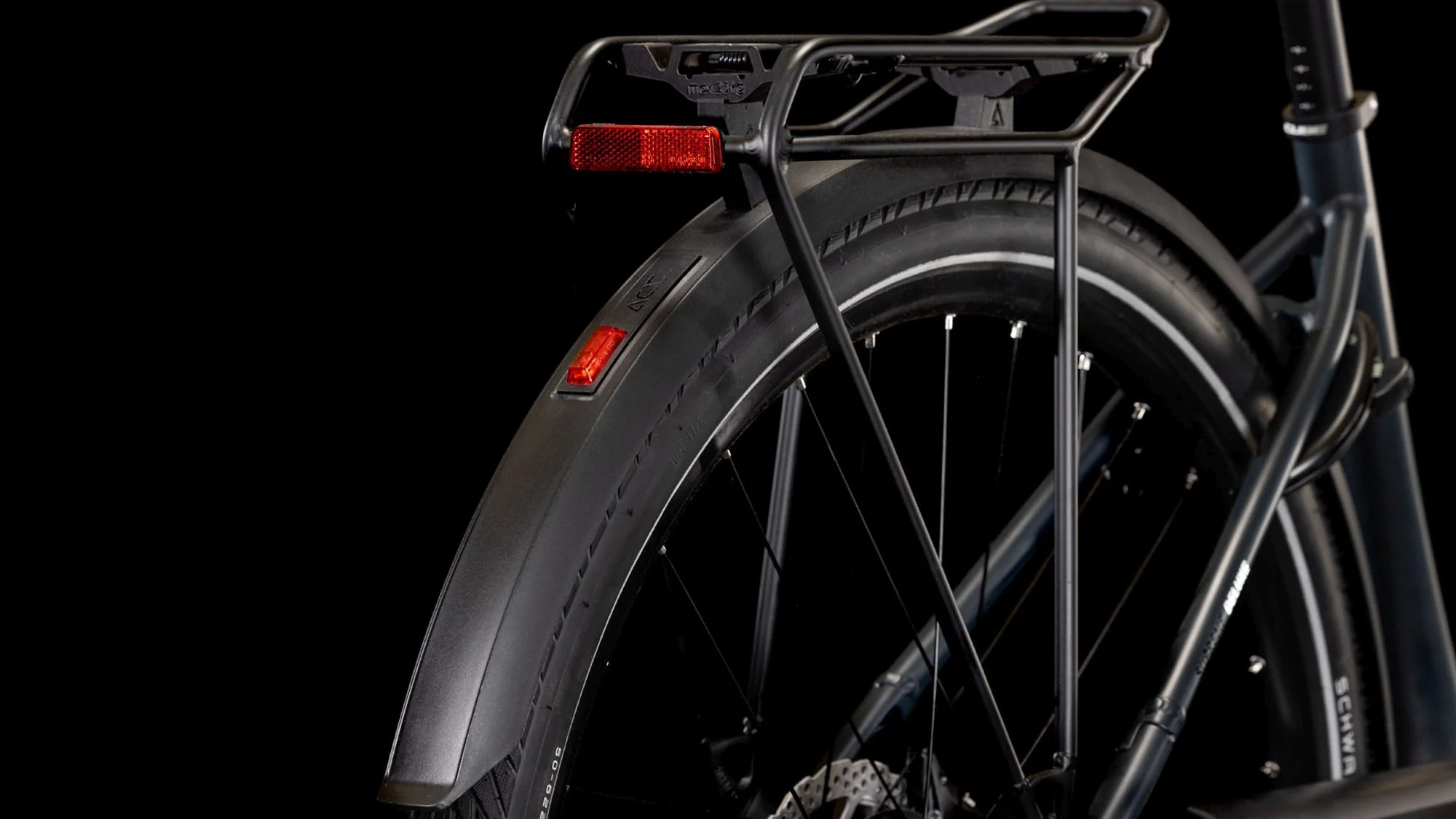 CUBE SUPREME HYBRID DELUXE PRO 625 NIGHT/BLACK - Image 4
