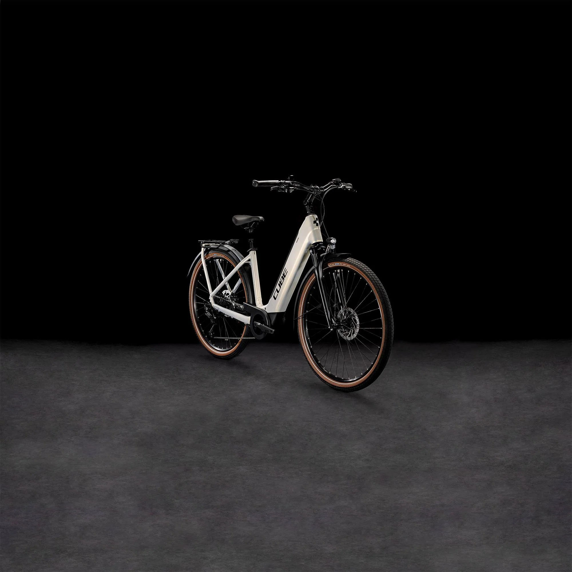 CUBE TOURING HYBRID PRO 625 PEARLYSILVER/BLACK - Image 10